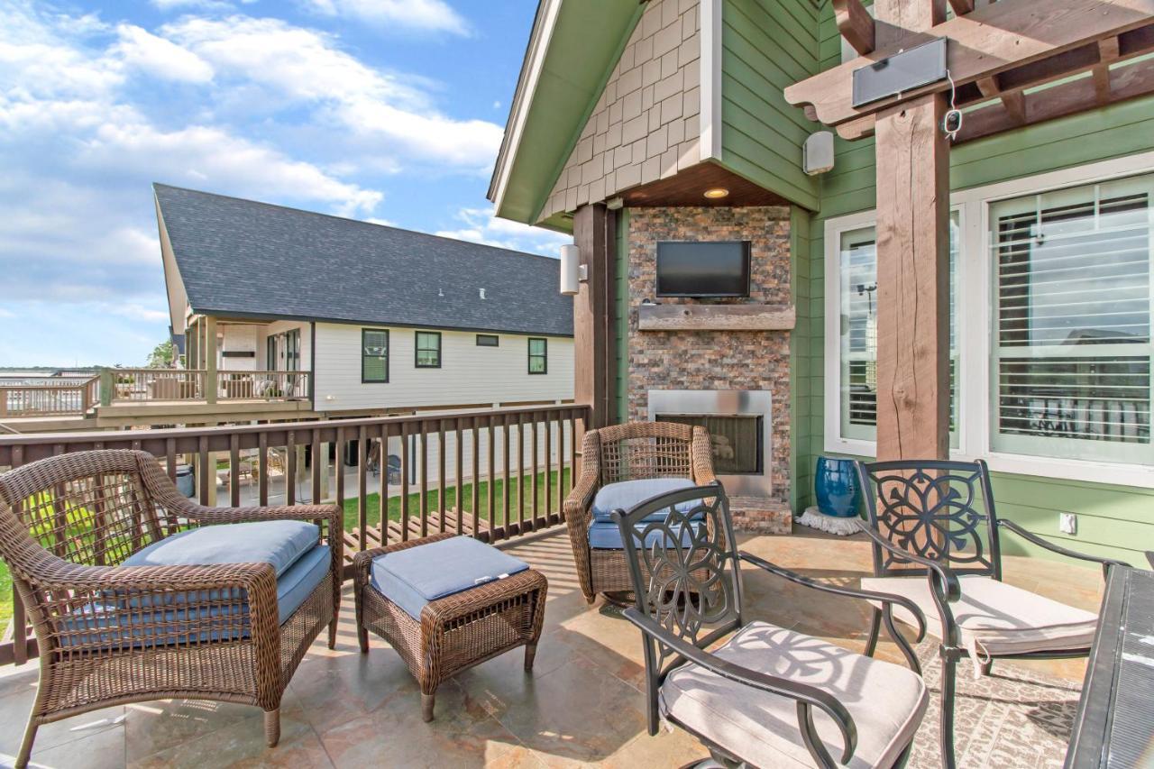 Luxury Waterfront Home Family And Pet Friendly Near Surfside Beach 11 Mins Freeport Exterior photo
